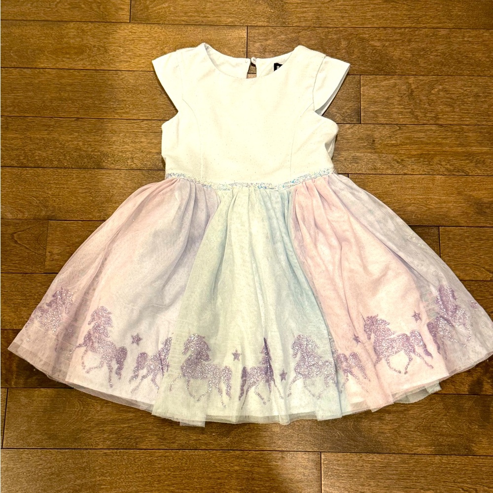 🌟🦄✨ Girl unicorn dress size 5T ✨🦄🌟
